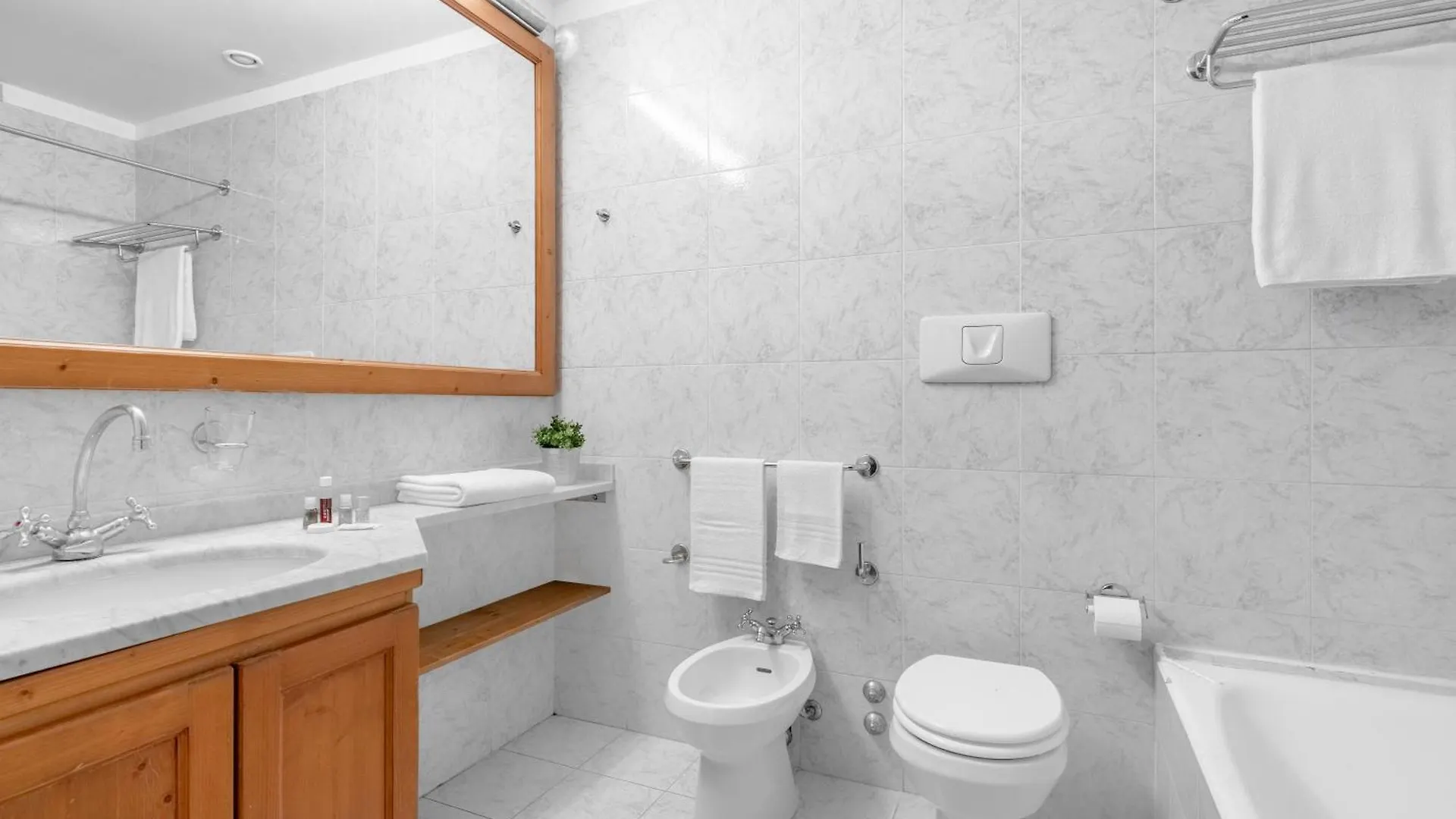 Casa Da Suite Fraschini 밀라노 0*,