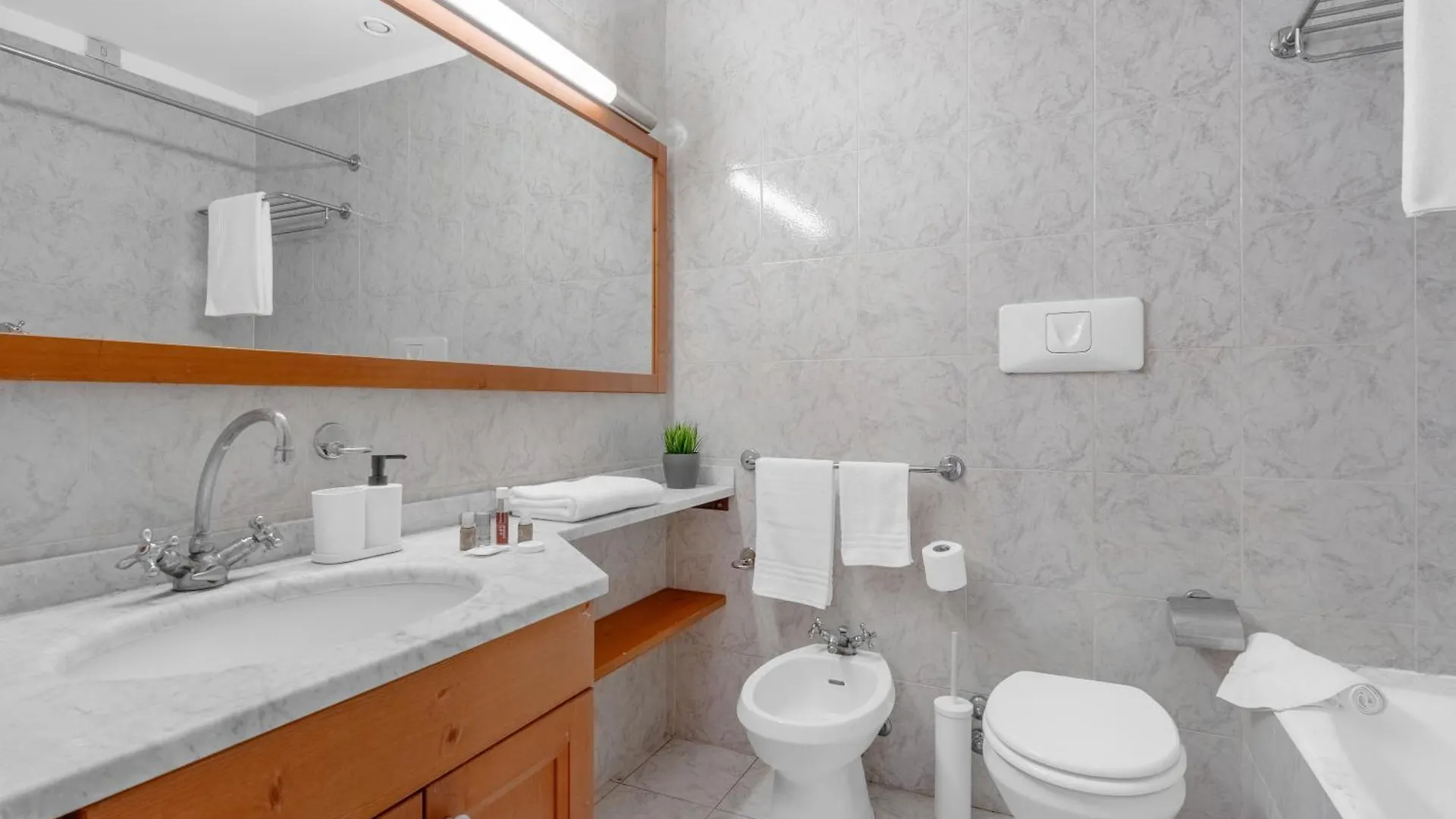 Aparthotel Casa Da Suite Fraschini Milan Italy