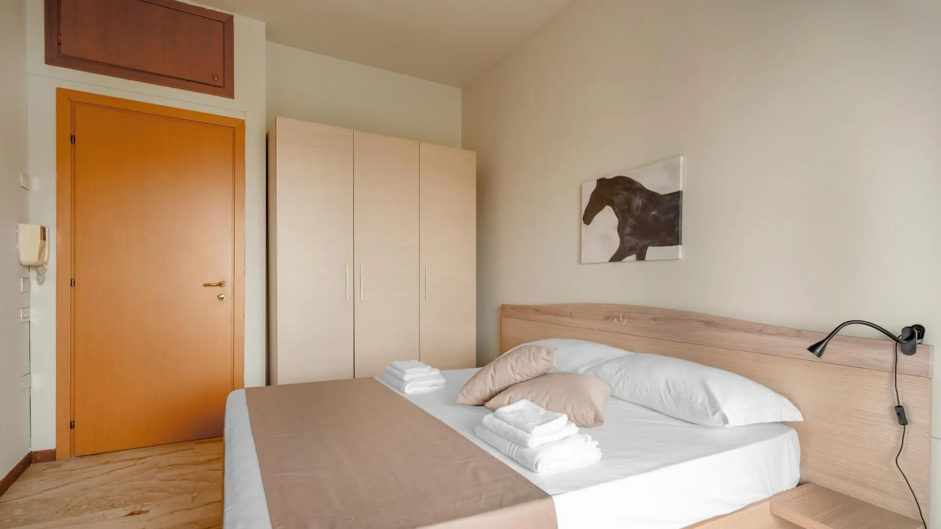 Aparthotel Casa Da Suite Fraschini Milan Italy
