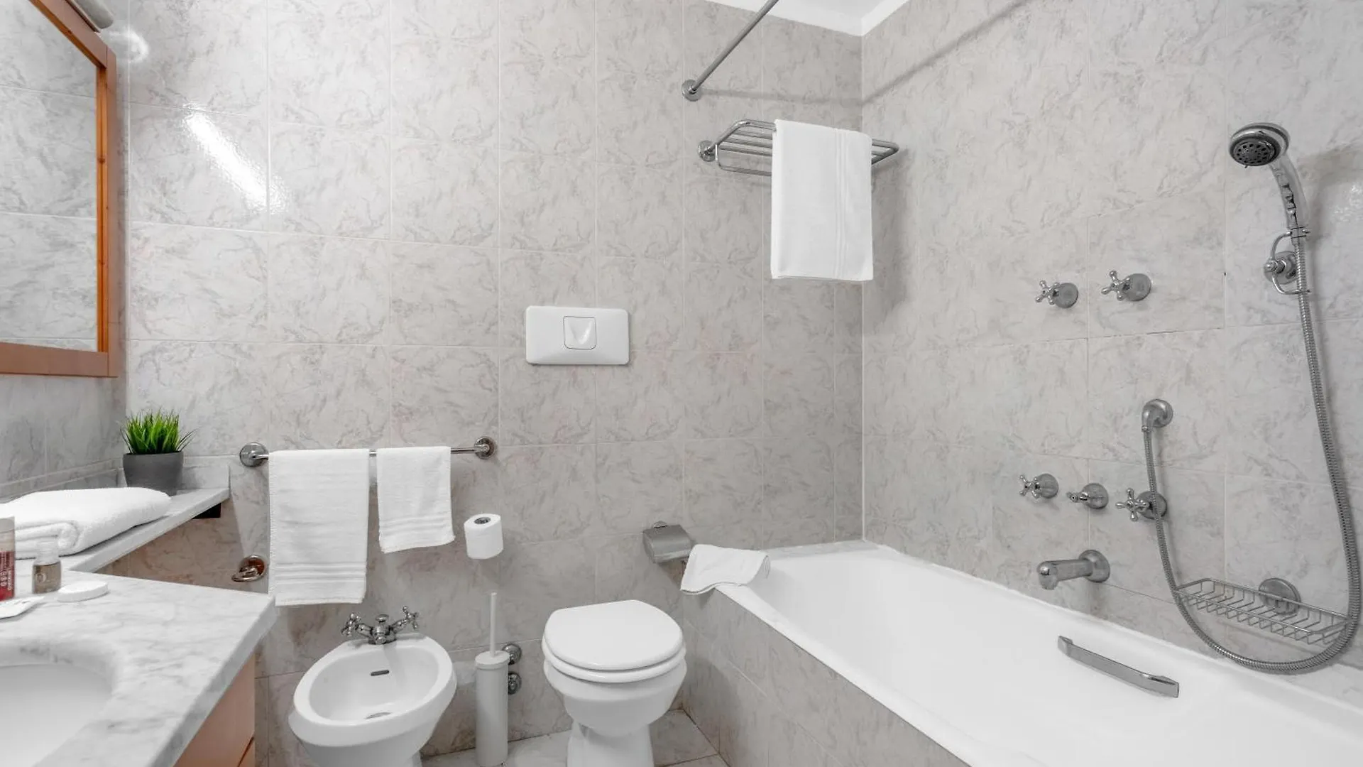 Aparthotel Casa Da Suite Fraschini Milan Italy